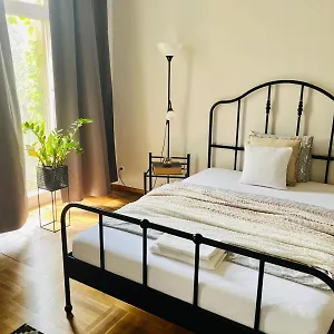 https://beautiful-city-centre-apartment.vienna-besthotels.com